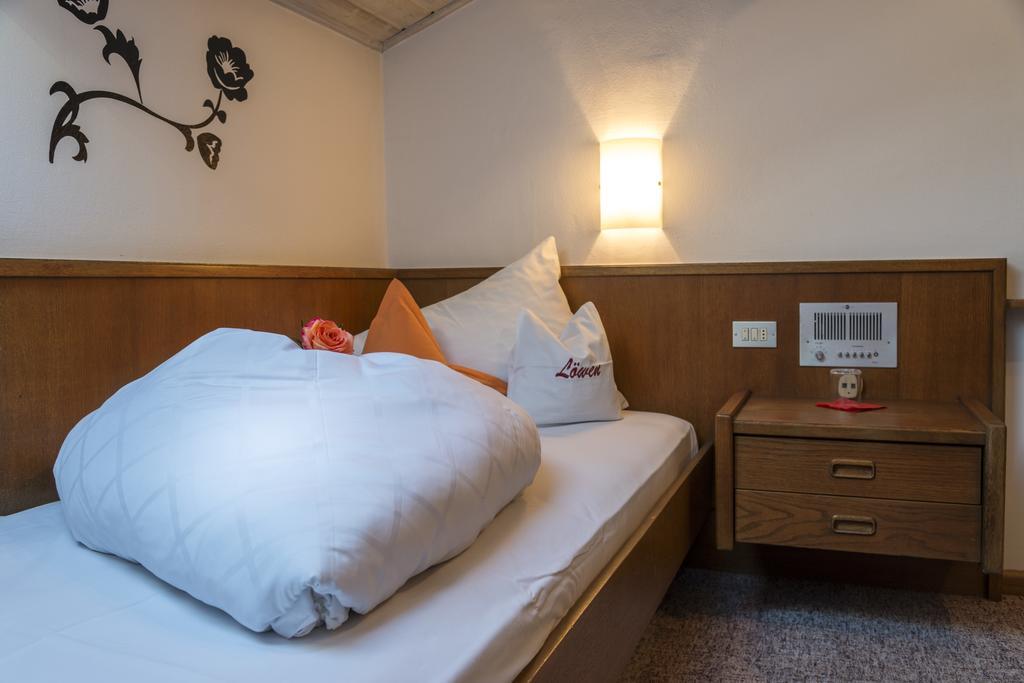 Pension Gasthof Lowen Lagundo Chambre photo